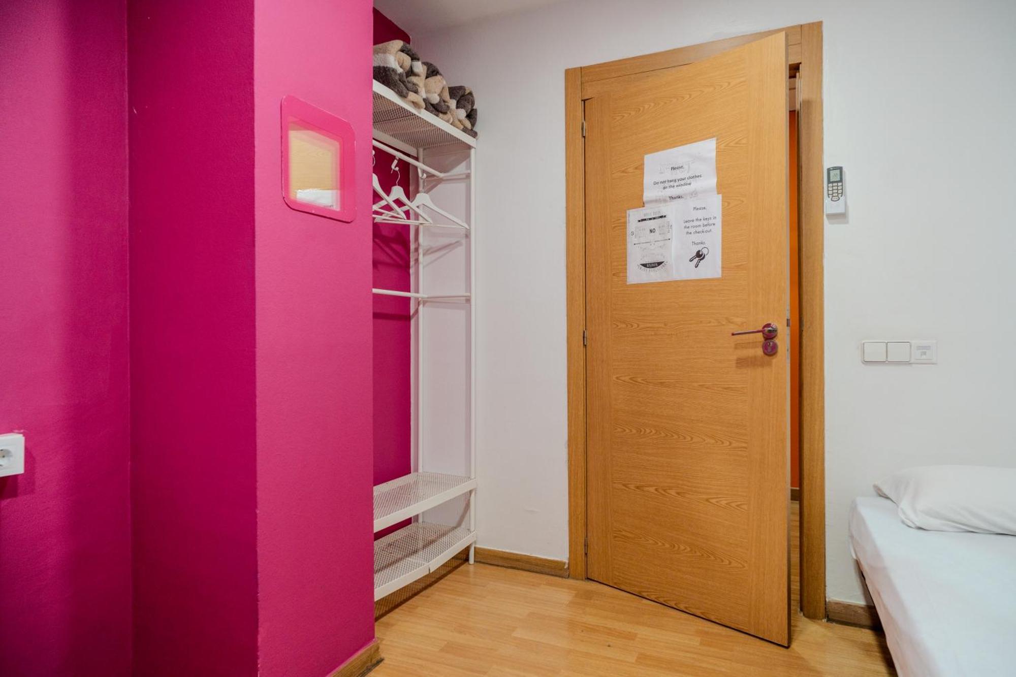 Holidaysbcn Rooms — Photos 1
